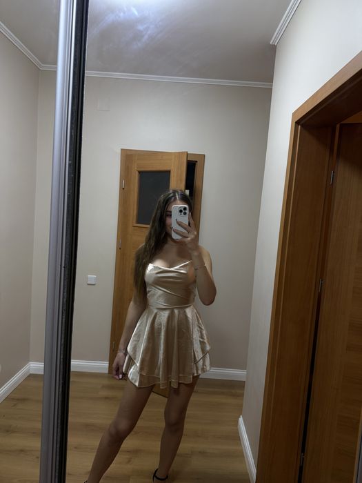 Дуже мила сукня з відкритою спинкою