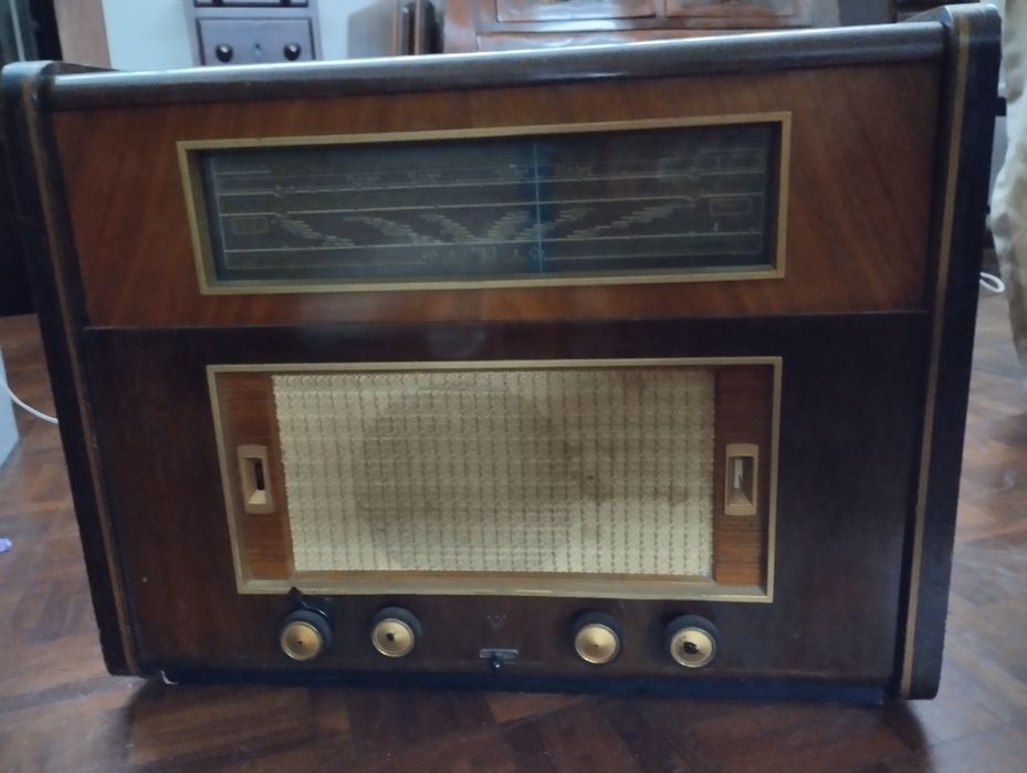 Gira discos e Radio Vintage