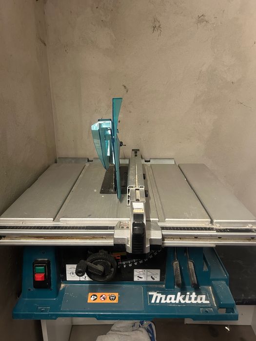 Piła Makita 2704