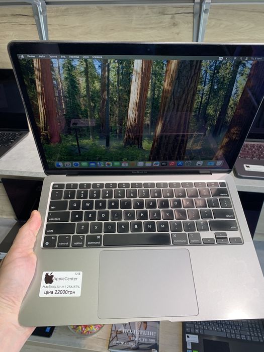 MacBook Air 13’. M1 8/256 аккумулятор 87%