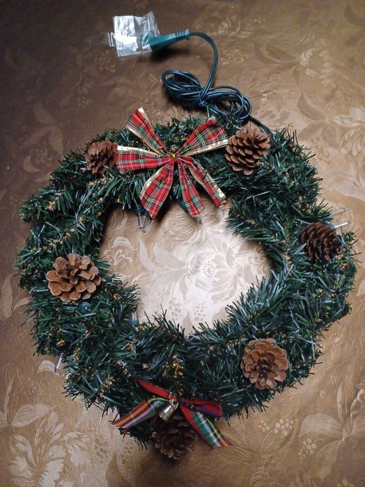 Decoração de Natal - Coroa para porta com luz incluída - NOVA
