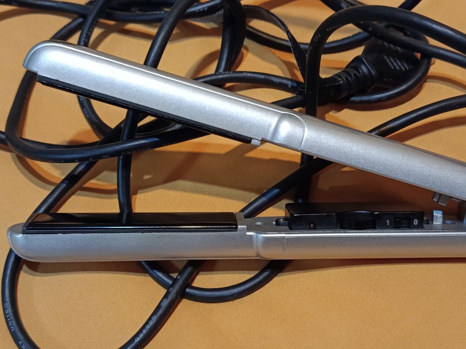 Alisador de cabelo com placas de cerâmica