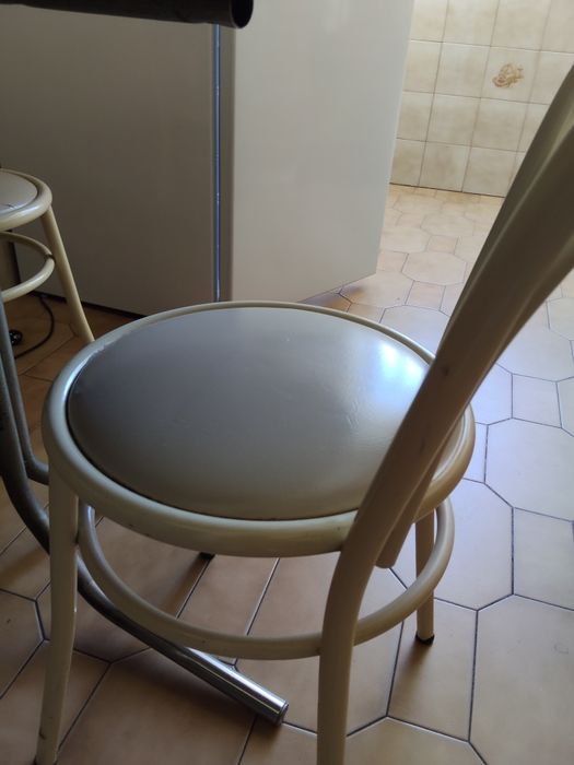 Mesa de Cozinha e três cadeiras