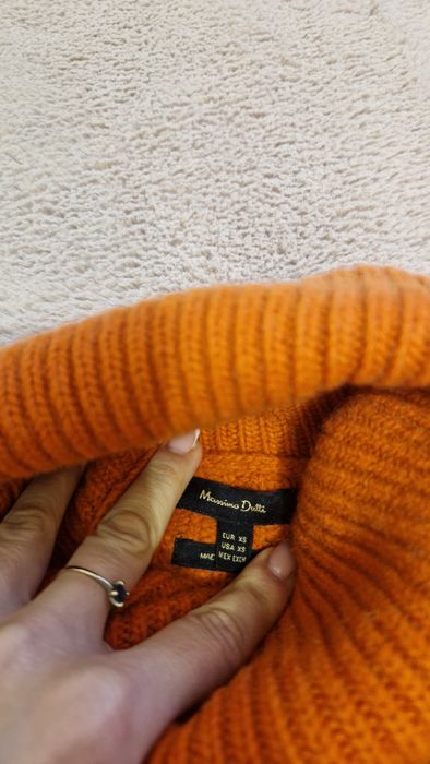 Жіночий вовняний светр Massimo Dutti