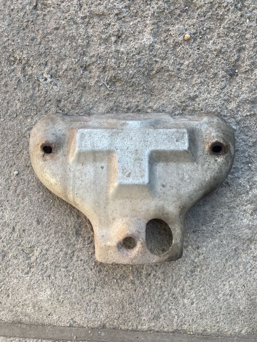 Кришка випускного колектора