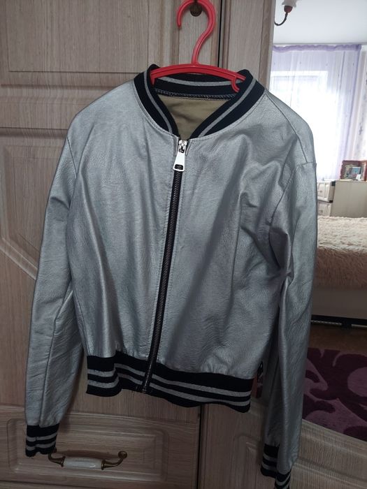 Кожаная курточка на девочку