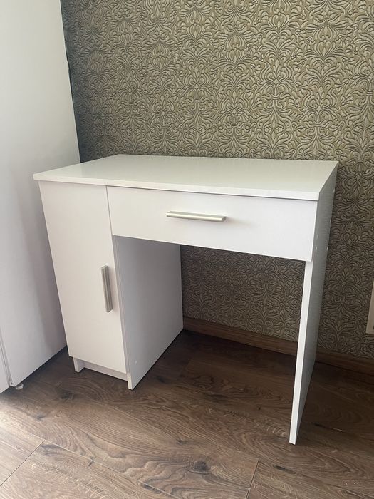 Бʼюті столик білого кольору без дзеркала