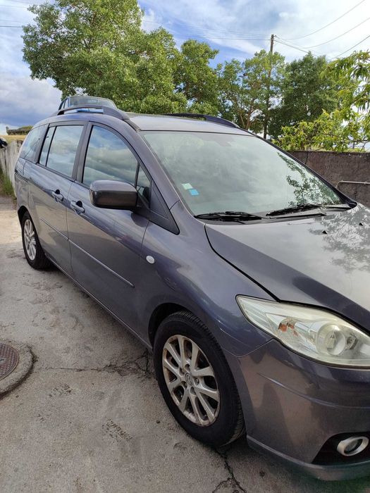 Mazda 5 usada com avaria no motor