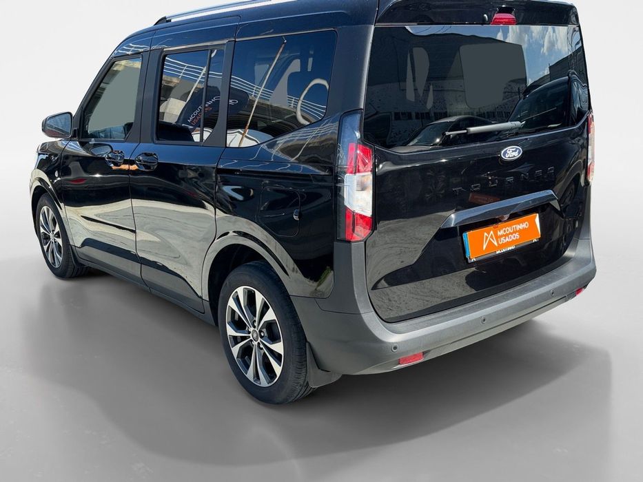 Ford Tourneo Courier 1.0 EcoBoost Titanium DCT foto 3
