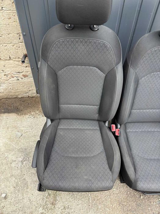 Kia Ceed III Kombi Fotel Fotele Komplet
