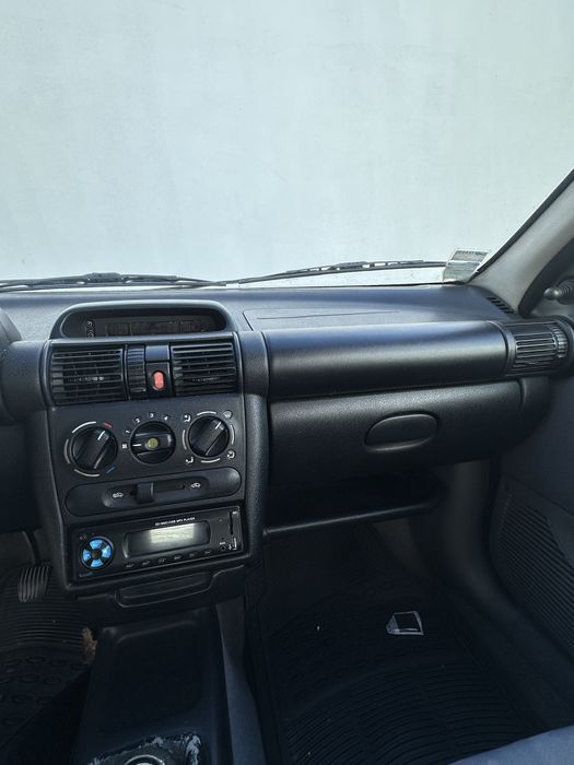 Opel Corsa '98 gasolina