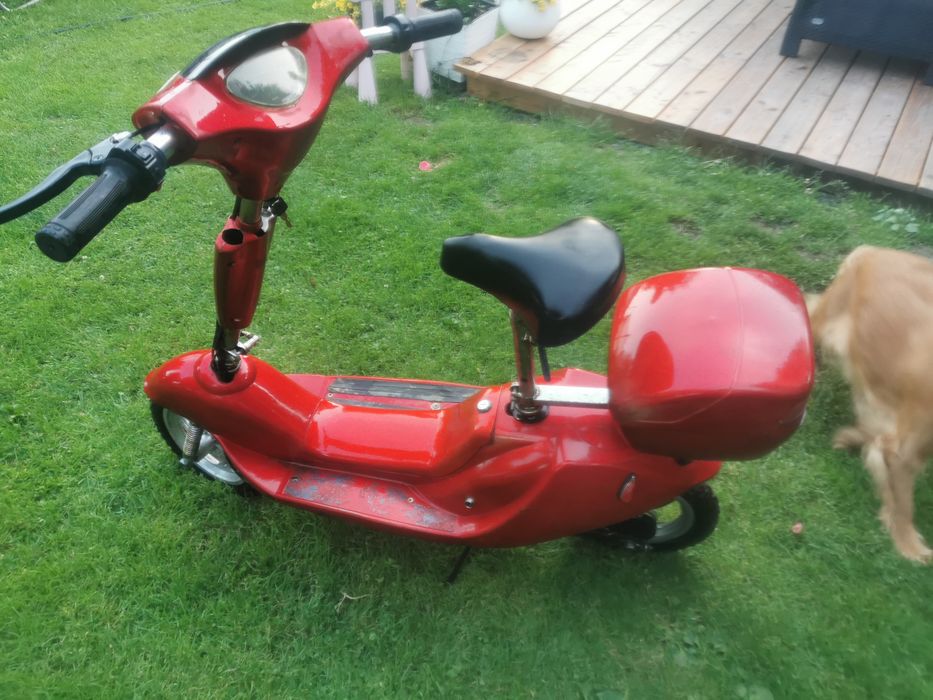Mini skuter elektryczny