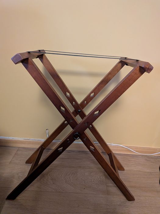 Mesa-tabuleiro em cerejeira com embutidos em trabalhados