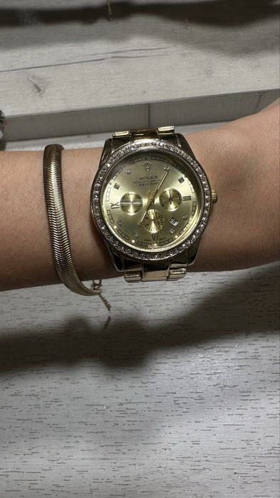 Жіночі годинники Rolex в золоті  + ланцюжок