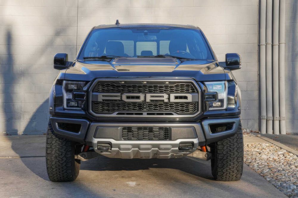 Ford F-150 Raptor      2017
