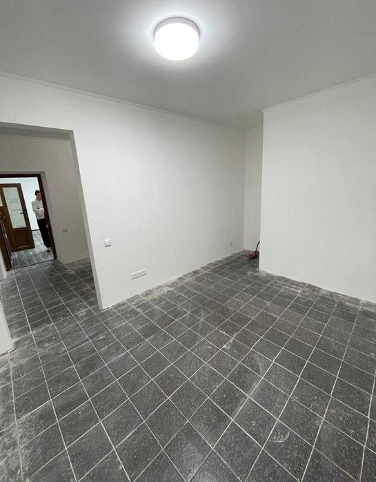 Продаж комерційного приміщення на Ближньому Замості