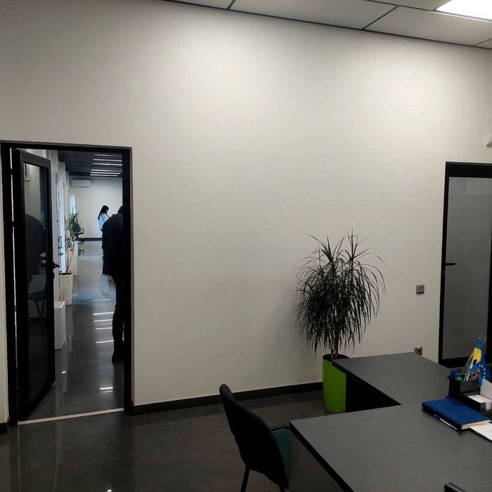 Сучасний офісний простір 350 м² для бізнесу (укриття, генератор, паркінг)