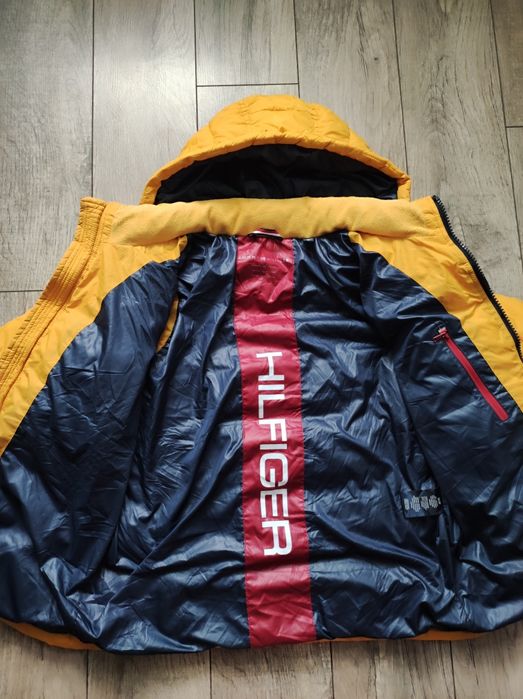 Фірмова куртка чоловіча