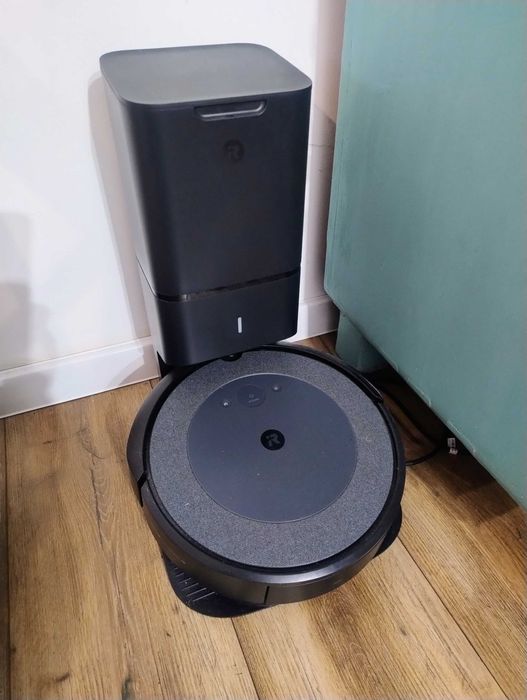 iRobot Roomba i5 ze stacją na gwarancji do 28.08.2028r