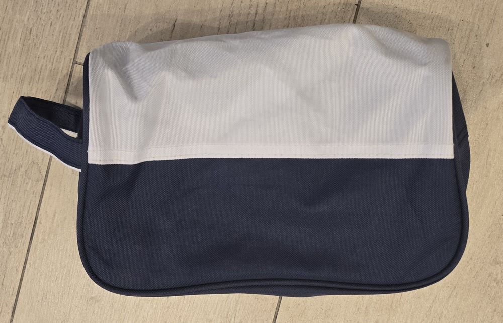 Kosmetyczka materiałowa jak NOWA