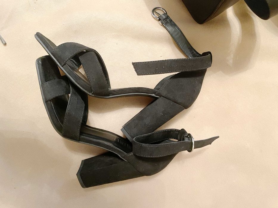 Жіночі босоніжки NewYorker