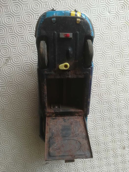 Jaguar em chapa Made in Japan