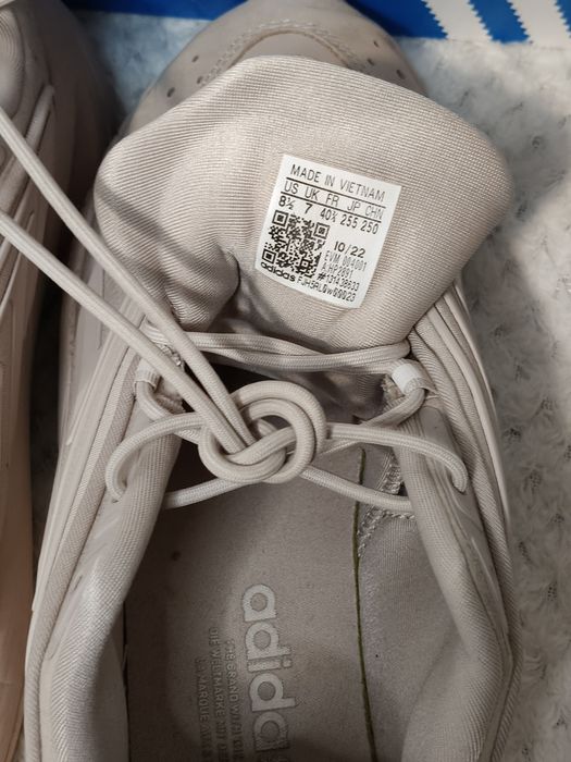 Adidas Ozelia Unisex – nowe, rozmiar 40⅔, beżowe