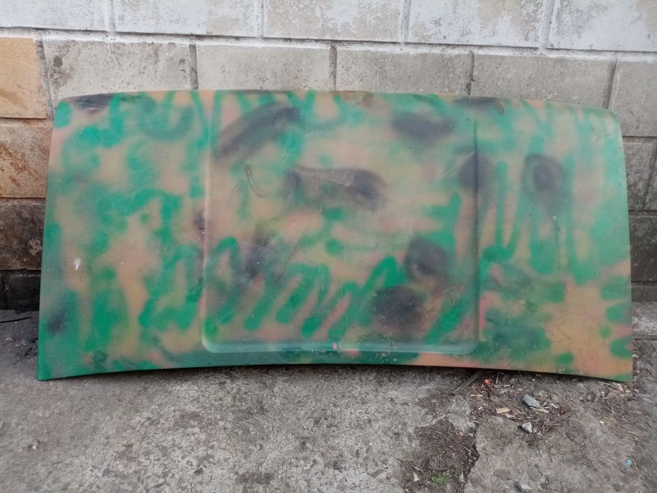 Продам капот и багажник