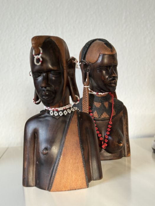 Африканські  статуетки, пара Африканських бюстів з історією