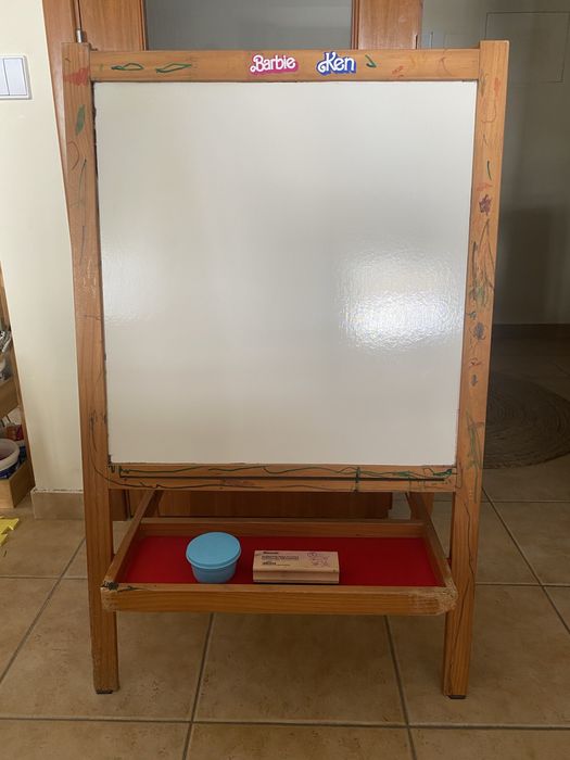 Cavalete de marcador e giz