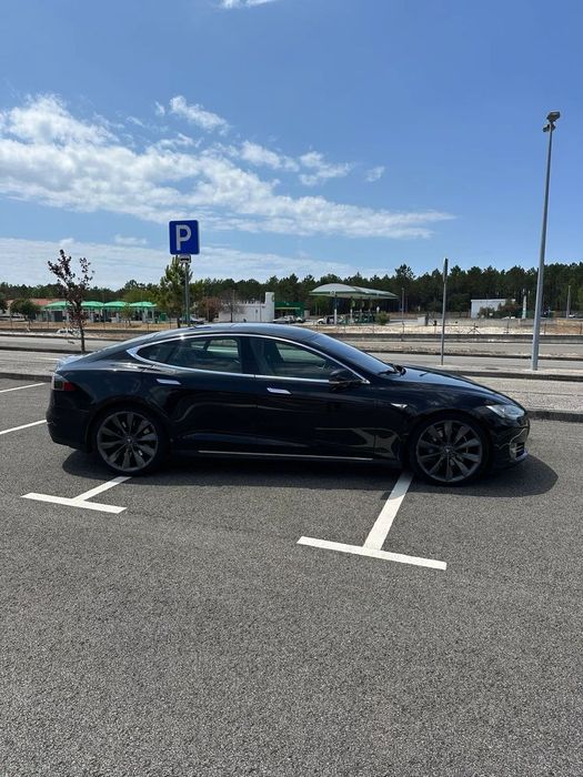 Tesla Model S 85D AWD