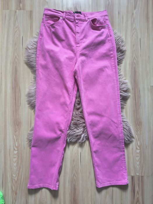 Jeansy z szerokimi nogawkami