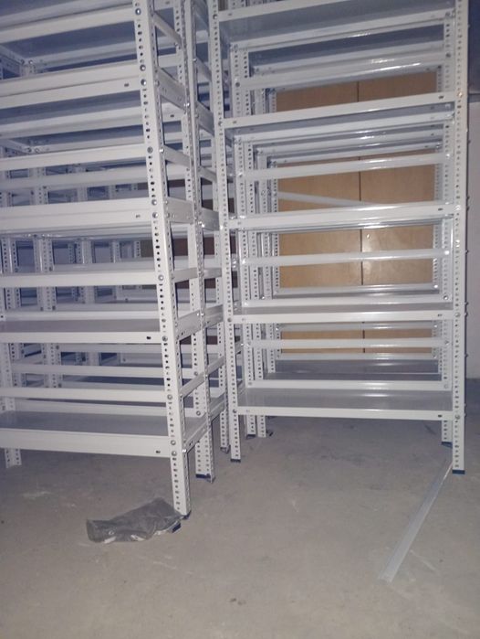 Regały magazynowe Rezerwacja do soboty