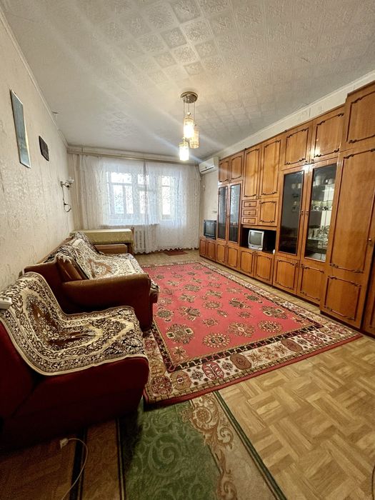 Сдам 1 комнатную большую квартиру на  левом берегу