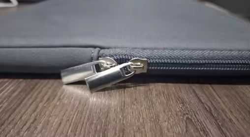 легкий чохол для ноутбука 15,6 дюйми.