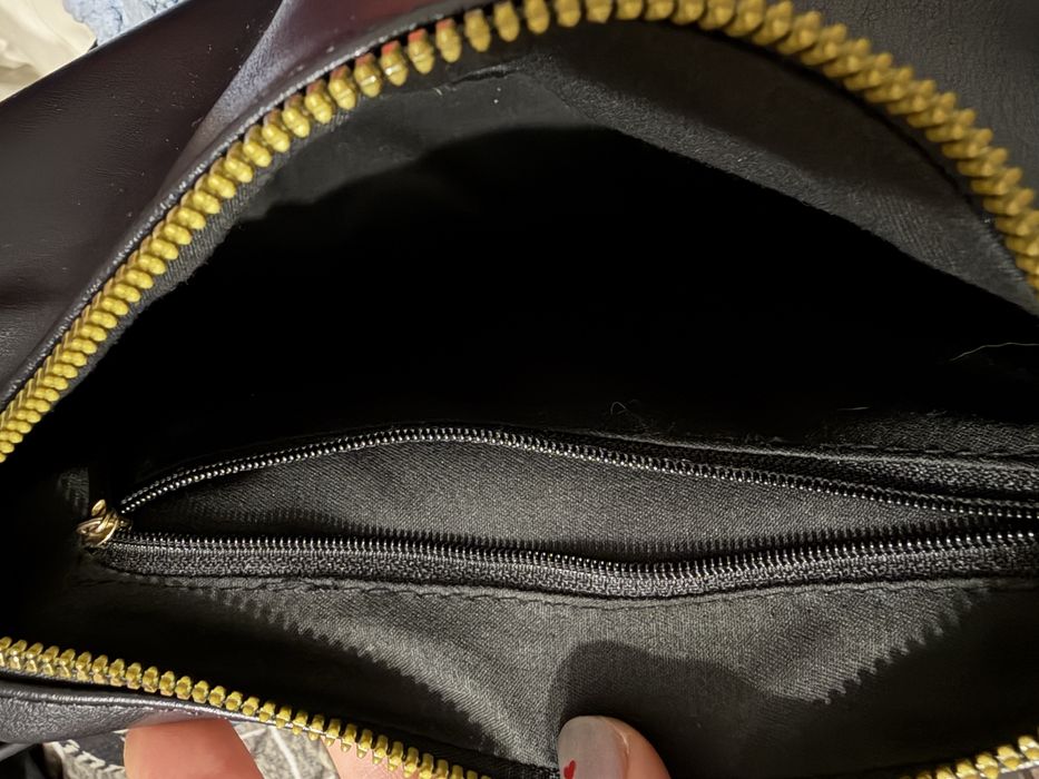 Чорна сумка класична