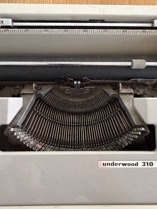 Máquina de Escrever Underwood 310