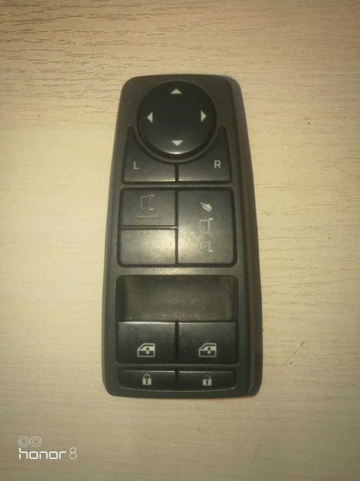 Блок управління склопіднімача і дзеркал 81258067108 MAN TGX лівий