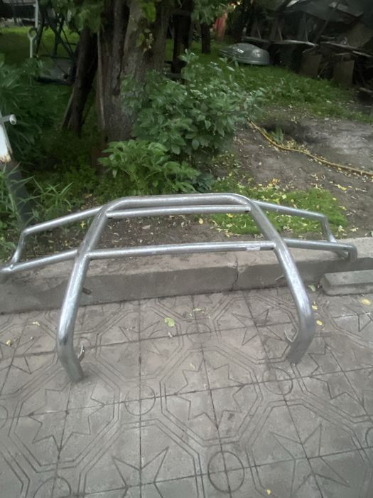 Передня захистна дуга для автомобілів