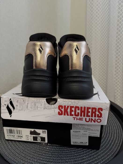 Продам кросівки Skechers Uno Icon