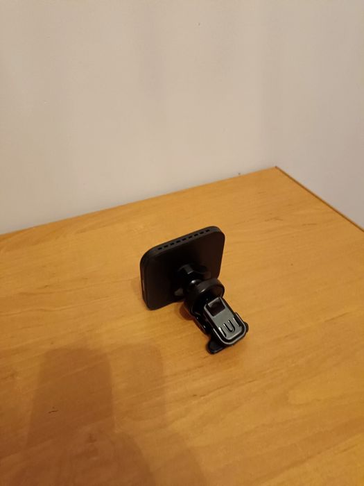 Uchwyt na telefon magnetyczny