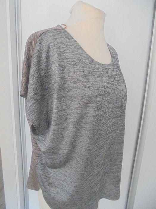bluzka w roz50/52 biust / biodra do 126 cm dl 66 cmtyl 74 cm