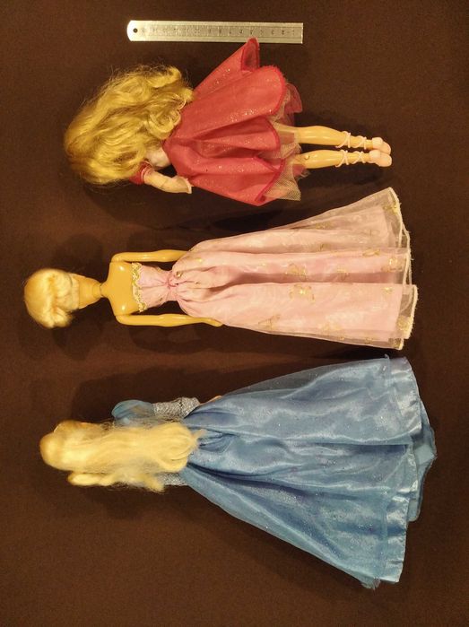 Bonecas Barbie, Nancy e outras