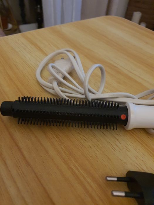 Alisador de cabelo Babyliss e escova de caracóis elétrica Braun