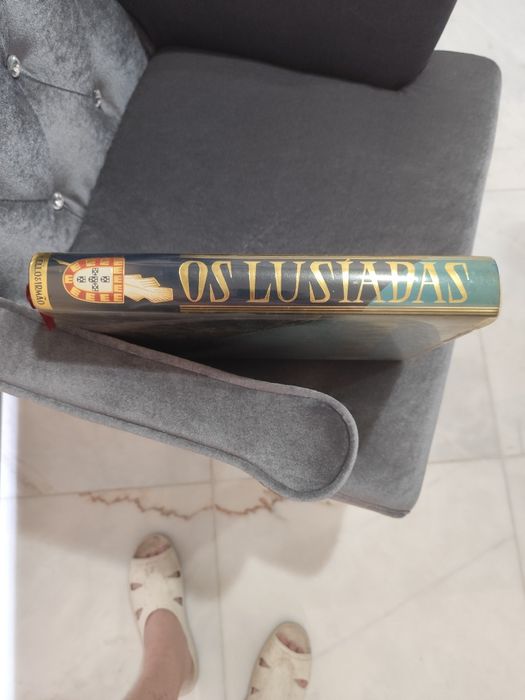 OS LUSÍADAS -Edicao comemorativa do IV Centenário(1572-1972) de Luís de Camões, publicada pelo Lello& Irmão (EDIÇÃO ULTRA LUXUOSA)
