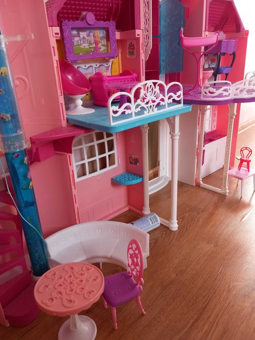 Duży domek dla Barbie