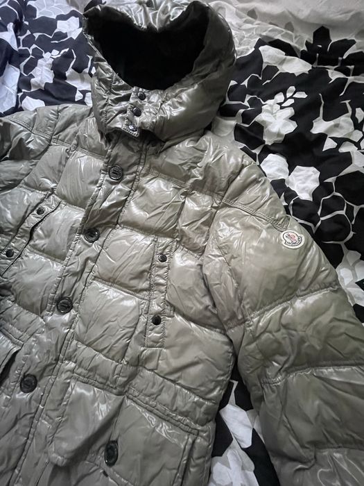 Пуховик від Moncler