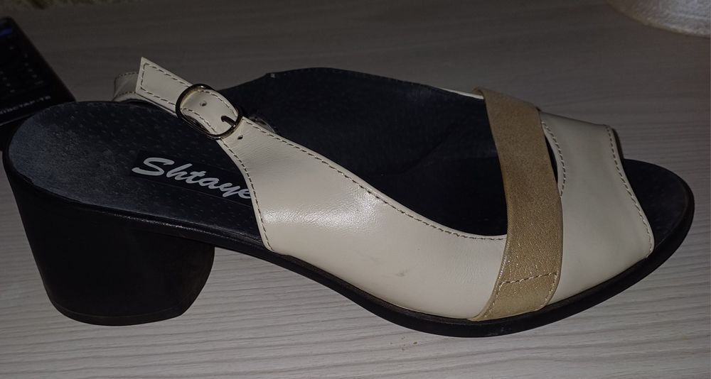 Продам летние босоножки