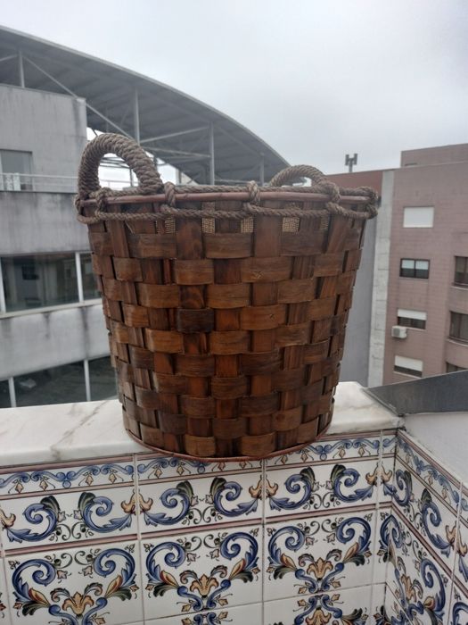 Cestos para lenha.