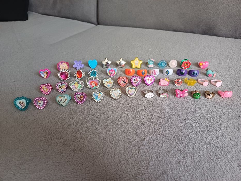 Zestaw pierścionków 49 szt  kraina lodu Elsa księżniczki pierscionki